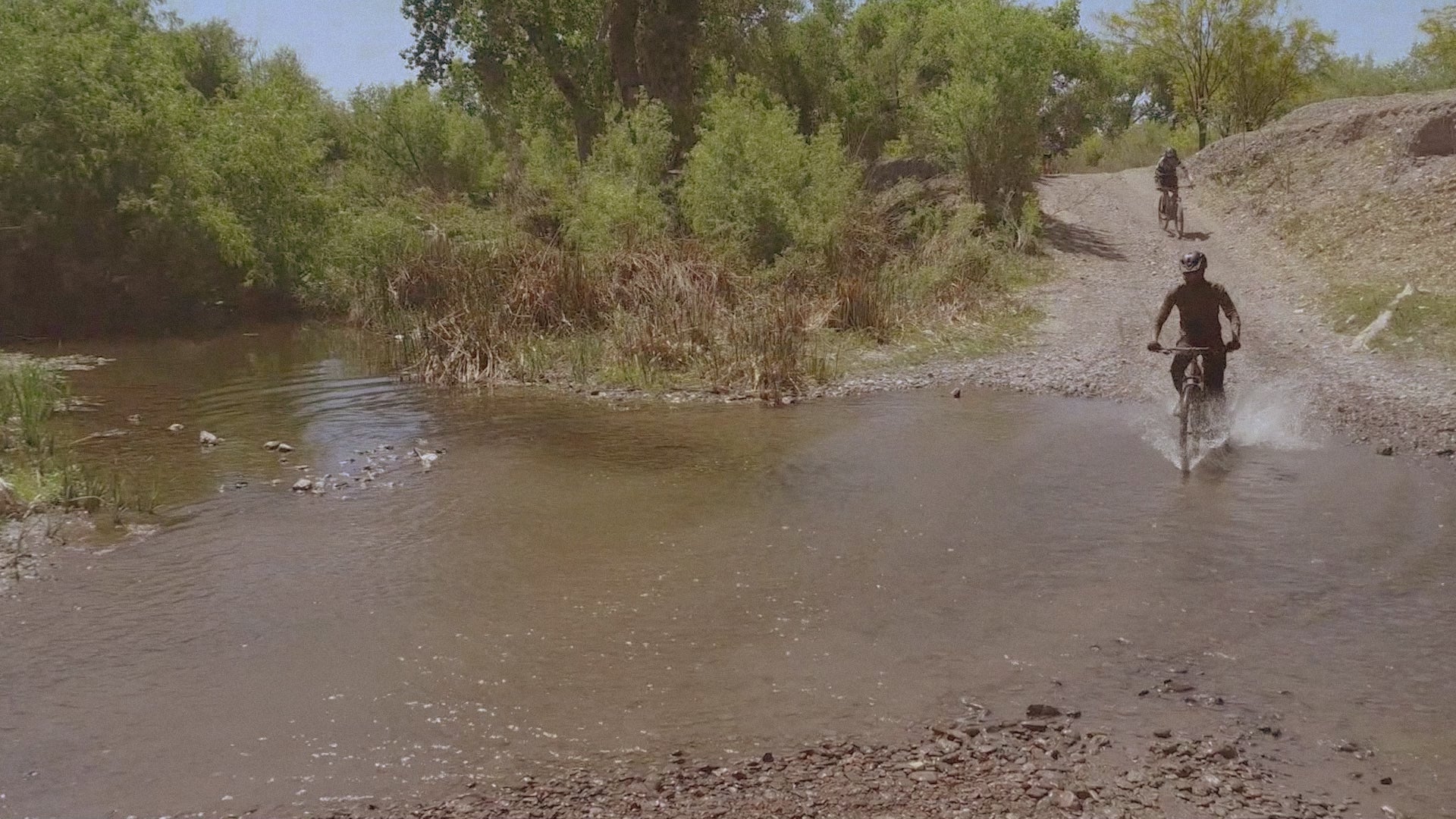 Cargar video: 